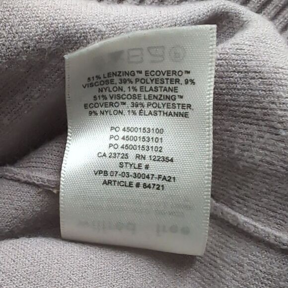 Wilfred lavender peachy soft souvenir sweater v neck size small ( size 1) - Picture 2 of 6